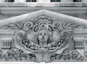 Gargoyle Shell Woman